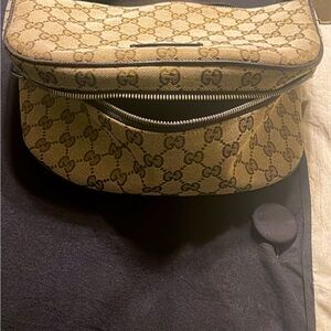 Beautiful bag, spacious, clean, no smell. Wore the bag a couple of times